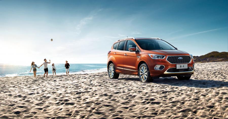  Ford Kuga 2018 года  (CN) (фото 1 из 6)